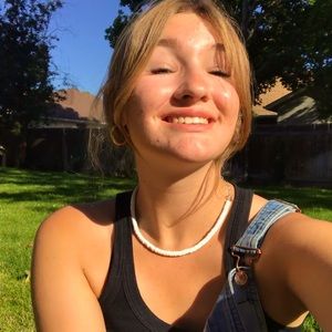 Meet your Posher, Avery